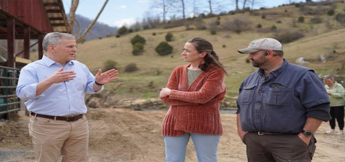 Gubernur Stein Menyoroti Pemulihan Perumahan Helene, Mengunjungi Proyek Rehabilitasi Rumah di Carolina Utara Bagian Barat